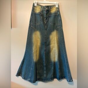 Women’s Jean Denim Long Maxi Skirt 90s Y2K vintage Size Small Grunge